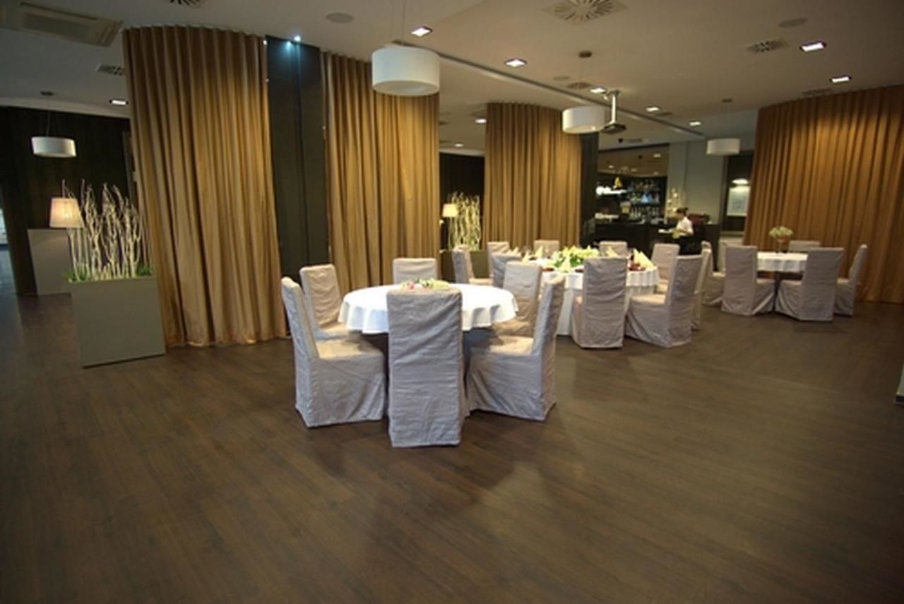 Отель Hotel Planeta Бжеско-14