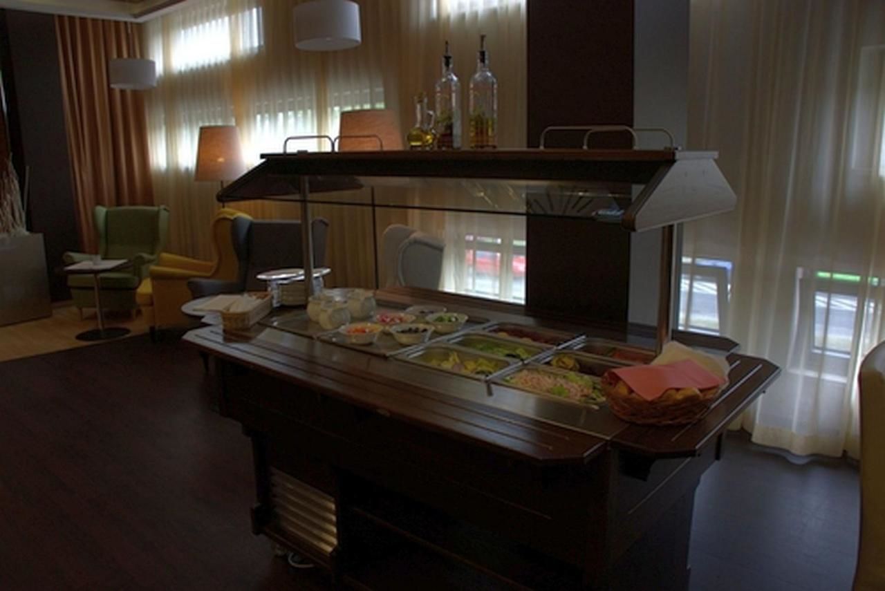 Отель Hotel Planeta Бжеско-20
