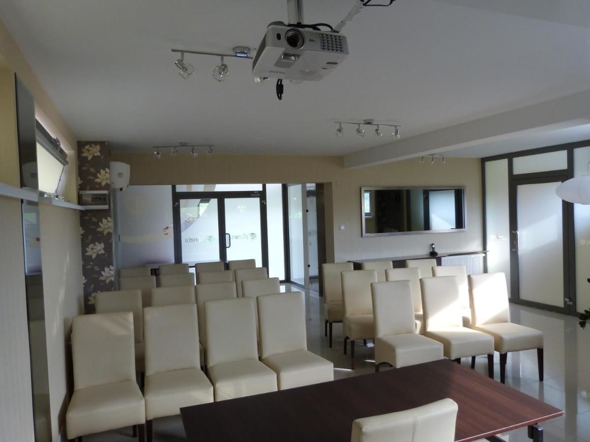 Отель Hotel Planeta Бжеско-45
