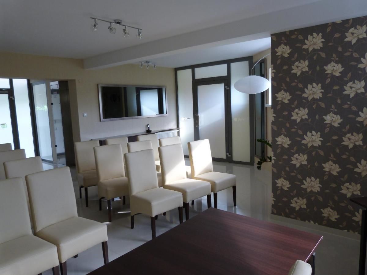 Отель Hotel Planeta Бжеско-48