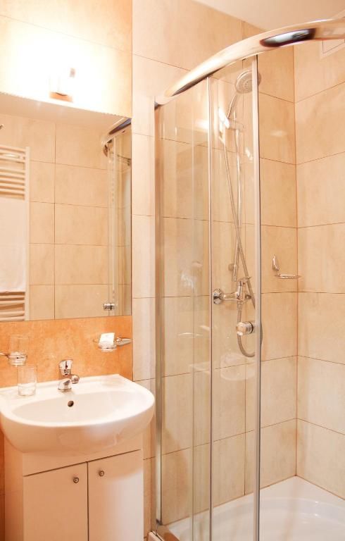 Отель Hotel Planeta Бжеско
